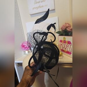 Elegant Black Fascinator with Feather Accents